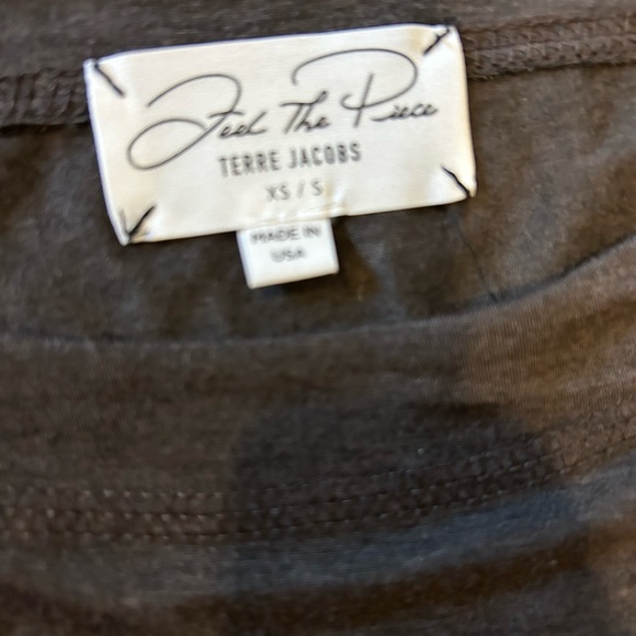 Feel the piece high low top - Picture 2 of 3